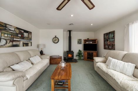 Photo of property in 27 Kawau View Road, Snells Beach, 0920