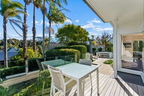 Photo of property in 15b Wilding Avenue, Northcote Point, Auckland, 0627