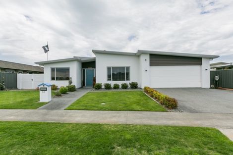 Photo of property in 52 Orotu Drive, Poraiti, Napier, 4112