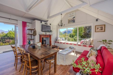 Photo of property in 270 Beacon Point Road, Wanaka, 9305