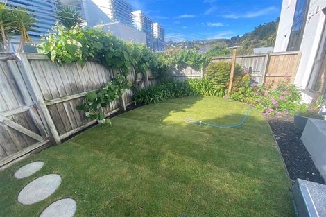 Photo of property in 2/20 Esplanade, Sumner, Christchurch, 8081