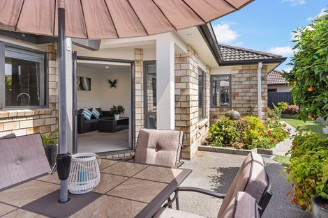 Photo of property in 14 Putaka Place, Papamoa Beach, Papamoa, 3118