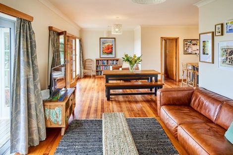 Photo of property in 11 View Road, Titahi Bay, Porirua, 5022