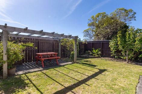 Photo of property in 13a Hadfield Place, Paraparaumu Beach, Paraparaumu, 5032