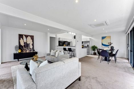 Photo of property in 1/62 Milford Road, Milford, Auckland, 0620