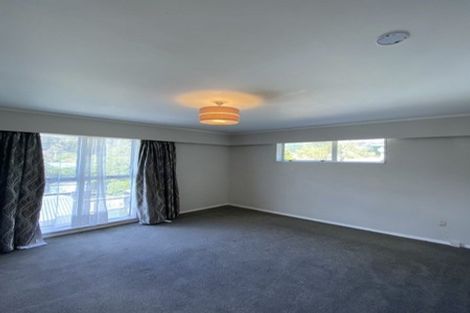 Photo of property in 30 Deller Grove, Silverstream, Upper Hutt, 5019