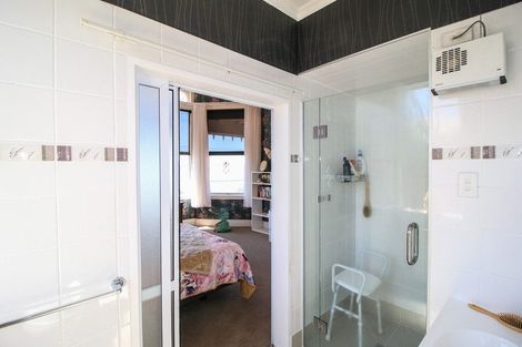 Photo of property in 160 Marine Parade, Bluff, 9814