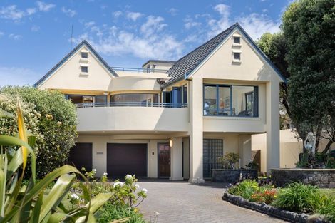 Photo of property in 190 Marine Parade, Mount Maunganui, 3116