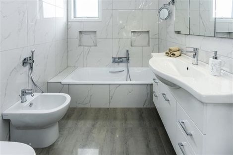 Photo of property in 6 Bray Place, Havelock North, 4130