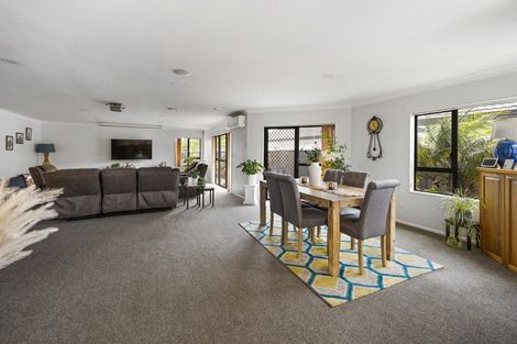 Photo of property in 18 Bucksburn Place, Greenmeadows, Napier, 4112