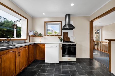 Photo of property in 102a Frankley Road, Frankleigh Park, New Plymouth, 4310