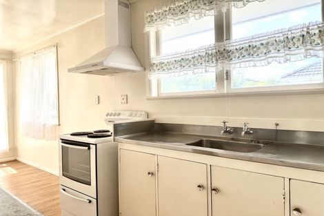 Photo of property in 1-3/18 Bristol Street, Trentham, Upper Hutt, 5018