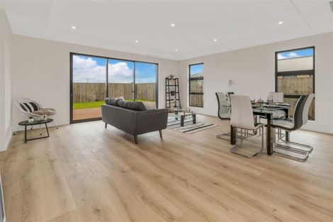 Photo of property in 10 Valour Drive, Rangiora, 7400