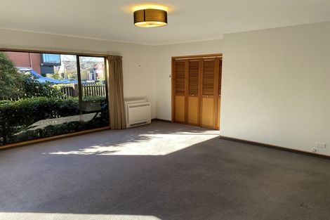 Photo of property in 2/5 Derenzy Place, Avonhead, Christchurch, 8042