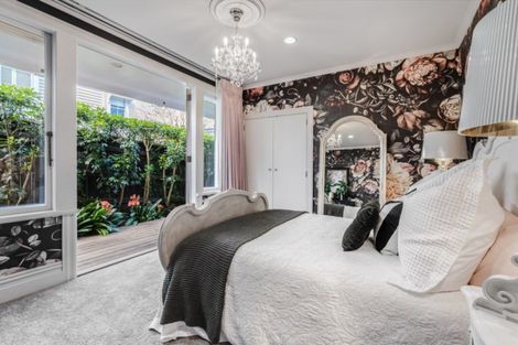 Photo of property in 290 Jervois Road, Herne Bay, Auckland, 1011