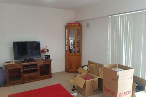 Photo of property in 1/940 East Coast Road, Northcross, Auckland, 0630