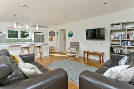 Photo of property in 28 Lavery Place, Sunnynook, Auckland, 0632