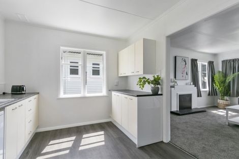 Photo of property in 195 Wellington Road, Wainuiomata, Lower Hutt, 5014