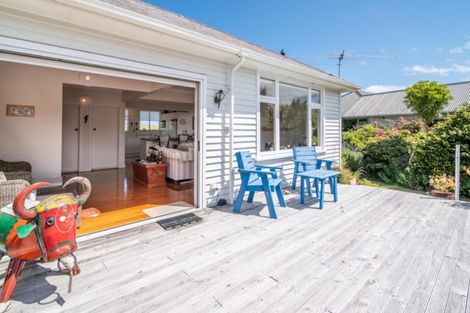 Photo of property in 30 Okains Bay Road, Robinsons Bay, Akaroa, 7581