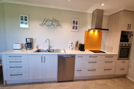 Photo of property in 2 Mutetai Road, Clarks Beach, 2122