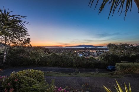 Photo of property in 55 Kakariki Grove, Waikanae, 5036