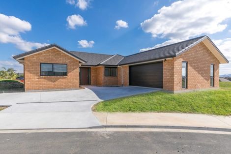 Photo of property in 8 Bosun Place, Te Atatu Peninsula, Auckland, 0610