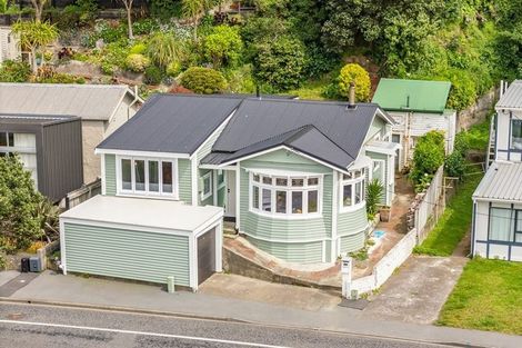 Photo of property in 141 Breaker Bay Road, Breaker Bay, Wellington, 6022