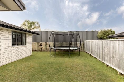 Photo of property in Waterview Estate, 33/4 Greystone Place, Omokoroa, 3114