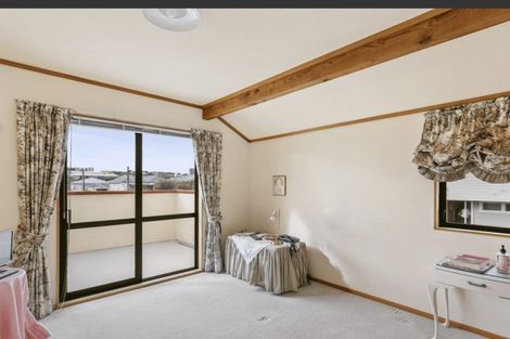 Photo of property in 8 Scorian Close, Karori, Wellington, 6012