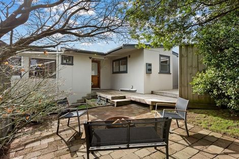 Photo of property in 1 Surf Road, Stanmore Bay, Whangaparaoa, 0932