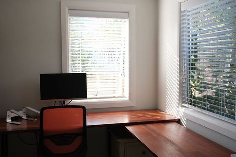 Photo of property in 12a Hinton Place, Weymouth, Auckland, 2103