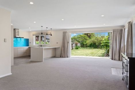 Photo of property in 11 Shaftesbury Street, Avonhead, Christchurch, 8042