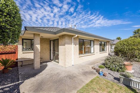 Photo of property in 10 Aburoc Place, Paraparaumu Beach, Paraparaumu, 5032