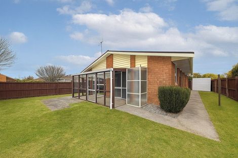 Photo of property in 1/3 Ansonby Street, Russley, Christchurch, 8042