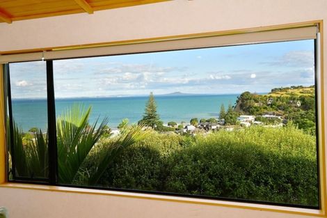 Photo of property in 46 Wade River Road, Stanmore Bay, Whangaparaoa, 0932