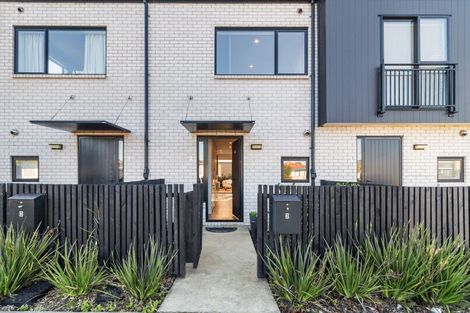 Photo of property in 2/119 Bruce Mclaren Road, Henderson, Auckland, 0612