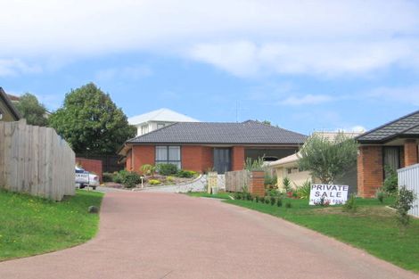 Photo of property in 25 Nimstedt Avenue, Oteha, Auckland, 0632