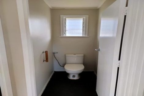 Photo of property in 2/222 Edmonton Road, Te Atatu South, Auckland, 0610