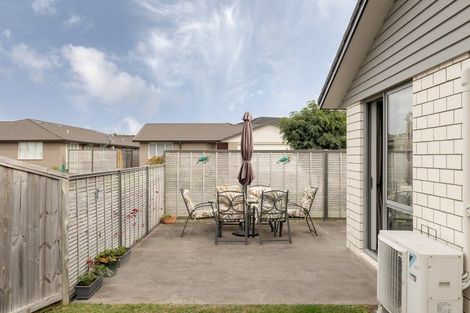 Photo of property in Waterview Estate, 33/4 Greystone Place, Omokoroa, 3114