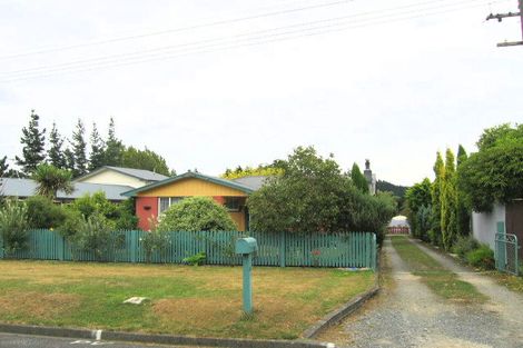 Photo of property in 6 Paton Street, Maymorn, Upper Hutt, 5018