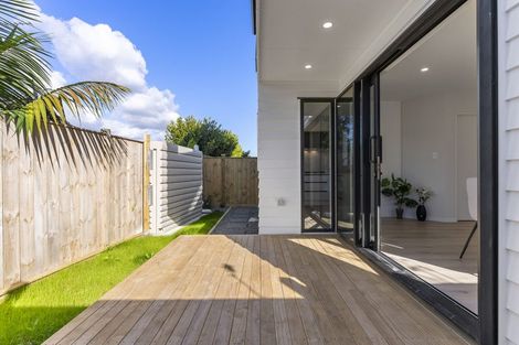 Photo of property in 16b Meadway, Sunnyhills, Auckland, 2010
