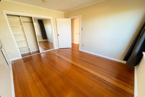 Photo of property in 52 Wallace Place, Westown, New Plymouth, 4310