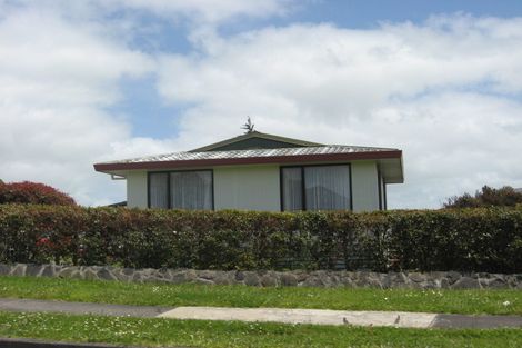 Photo of property in 22 Kopara Place, Clendon Park, Auckland, 2103