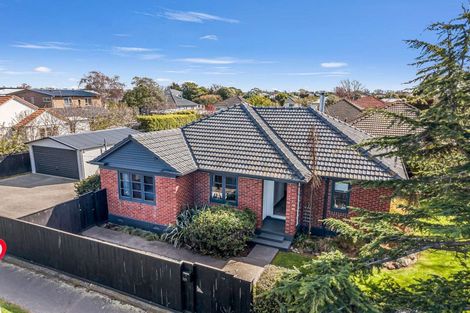 Photo of property in 121 Selwyn Street, Somerfield, Christchurch, 8024