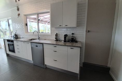 Photo of property in 36 Jade Avenue, Pakuranga Heights, Auckland, 2010