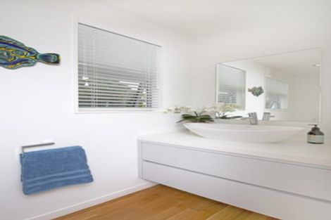 Photo of property in 38 Takutai Avenue, Bucklands Beach, Auckland, 2012