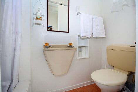 Photo of property in 37 Larne Avenue, Pakuranga Heights, Auckland, 2010