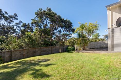Photo of property in 9 Exeter Place, Unsworth Heights, Auckland, 0632