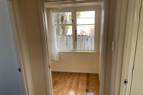 Photo of property in 17 Blacklock Avenue, Henderson, Auckland, 0612