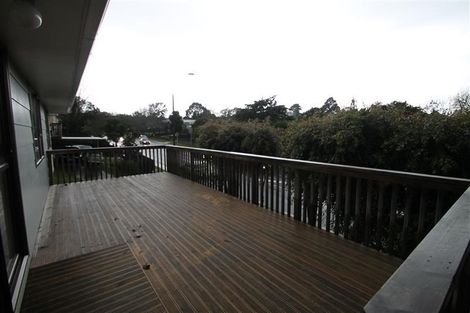 Photo of property in 106 Moire Road, West Harbour, Auckland, 0618